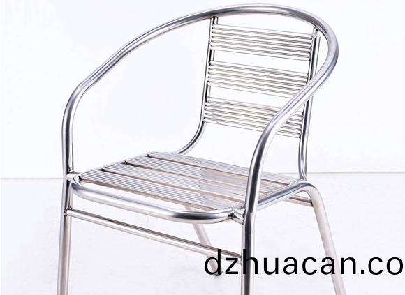 不銹鋼制品(pin)管在家具行業(yè)中的(de)應(yīng)用特色