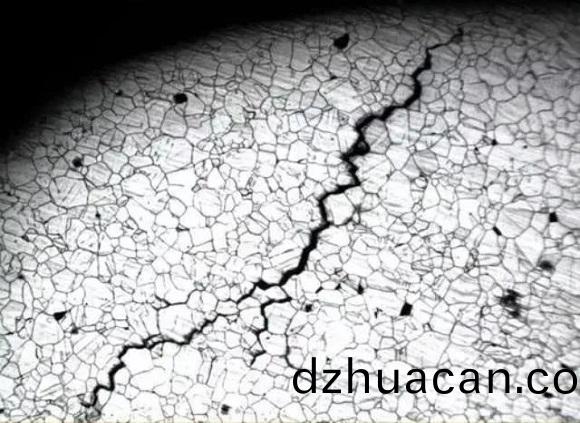 不銹(xiu)鋼制(zhi)品管加工裂痕的(de)產生因素